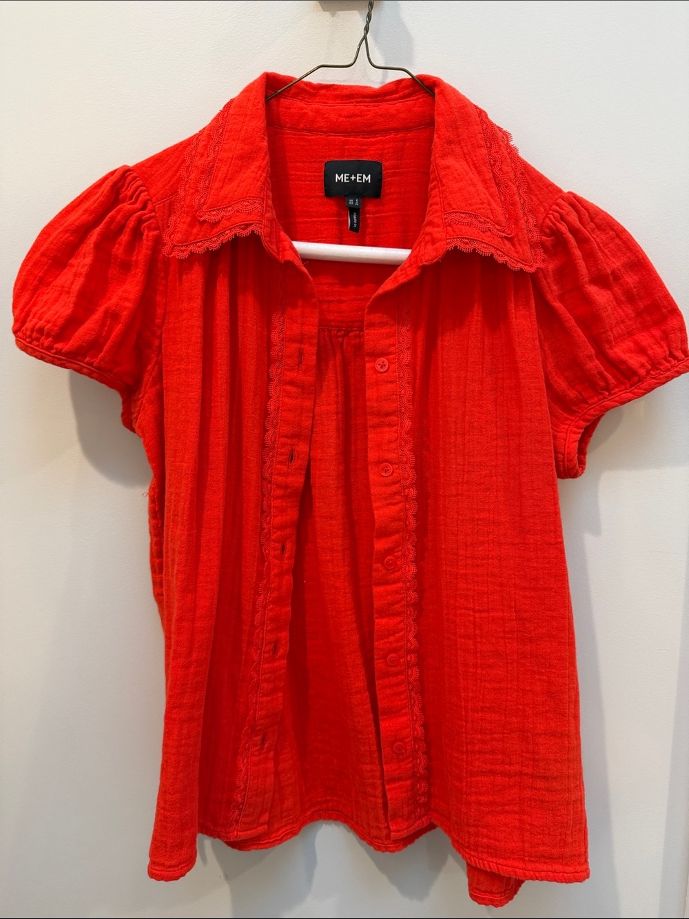 ME+EM Vibrant Red Short-Sleeve Cheesecloth Button-Front Blouse